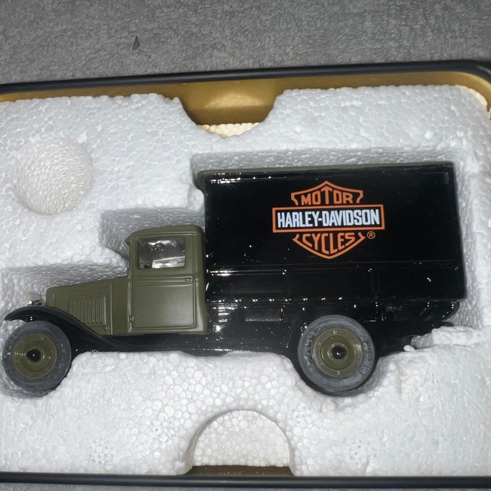 Harley Davidson Limited Edition 1930 Chevy Delivery Truck Dime Bank